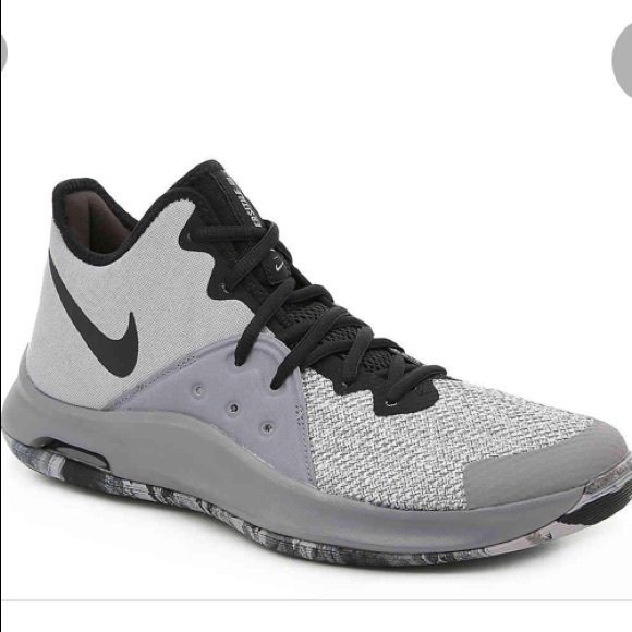 nike air versatile 3 basketball shoes